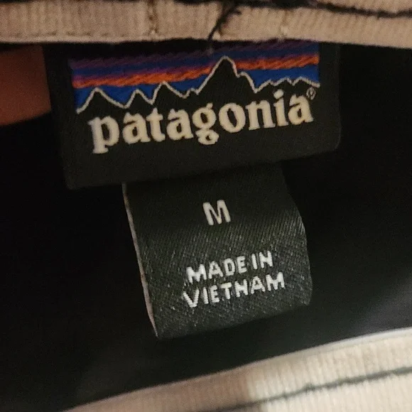 Patagonia Black Baggies Shorts - Picture 6 of 7